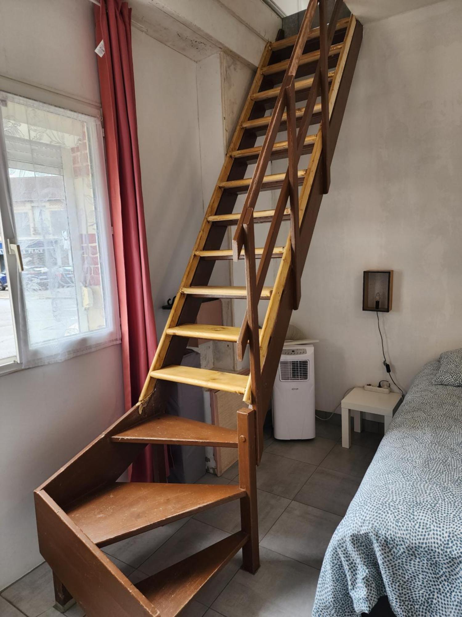 Appartement Duplex F2 Tout Confort Proche Centre Ville Avec Parking Gratuit Montluçon Exterior foto